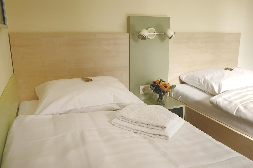 Best Deal Airporthotel Weeze Luaran gambar